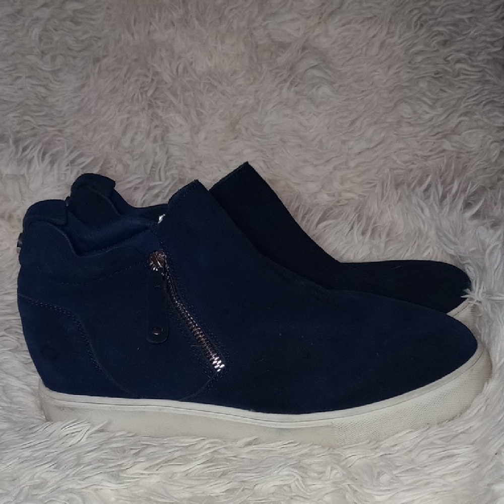 Steve Madden Dark Blue Suede Sneakers